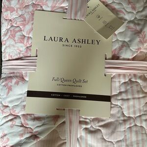 Beautiful Laura Ashley, quilt with matching Shems. NWT